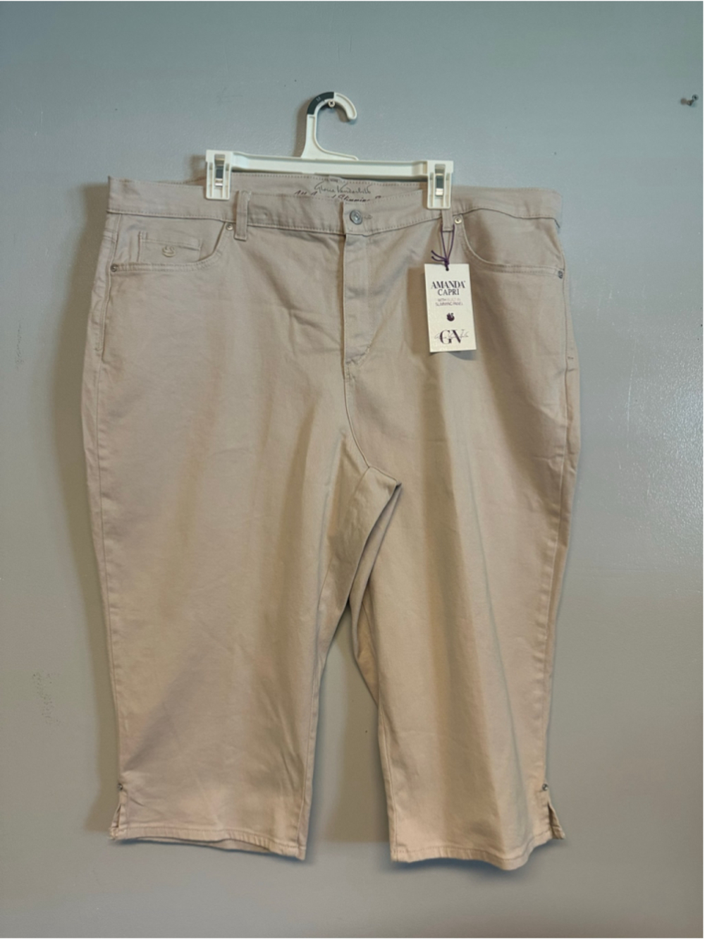 Gloria Vanderbilt Amanda Capri Pants Size 20W Beige All Around Slimming